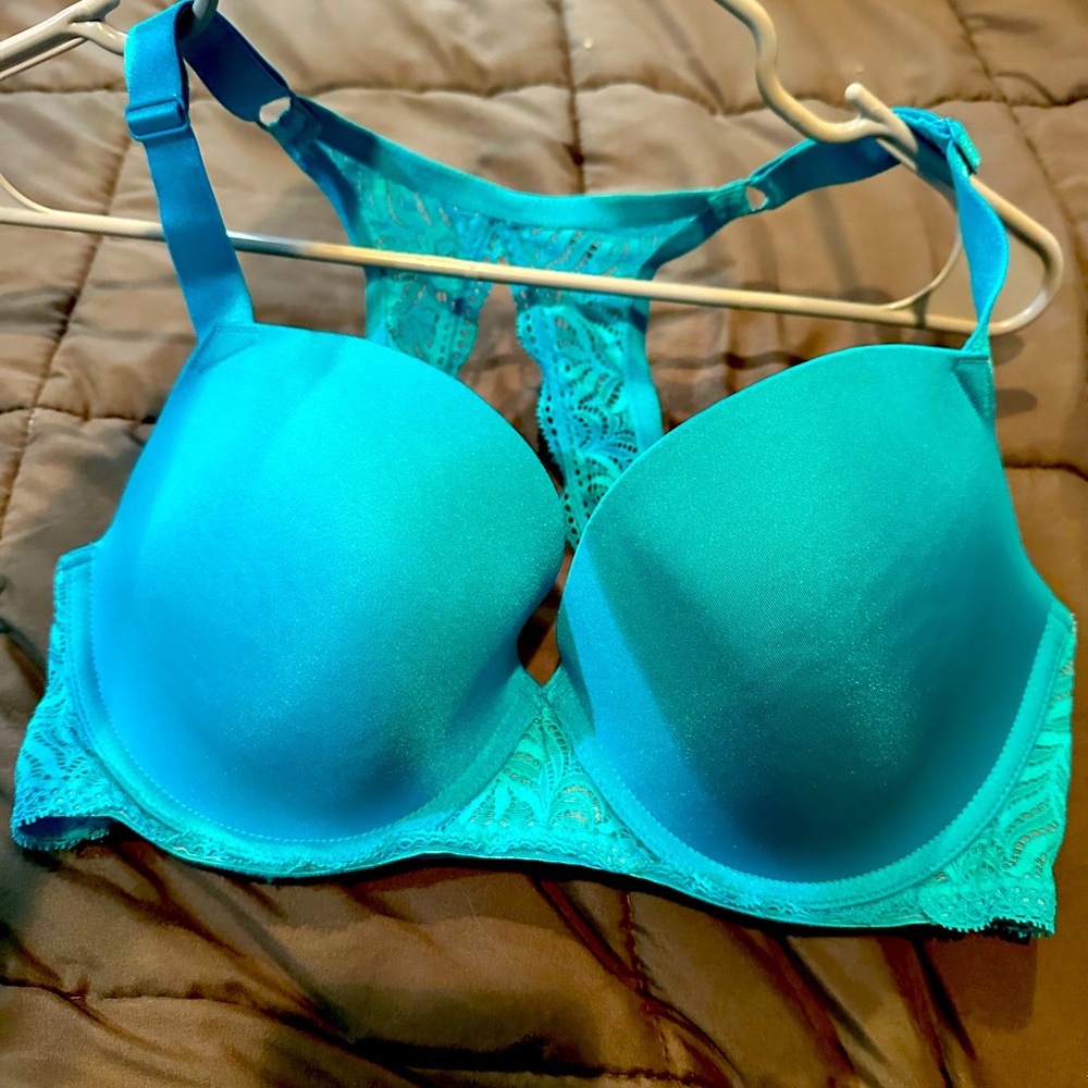 Racorback T shirt bra